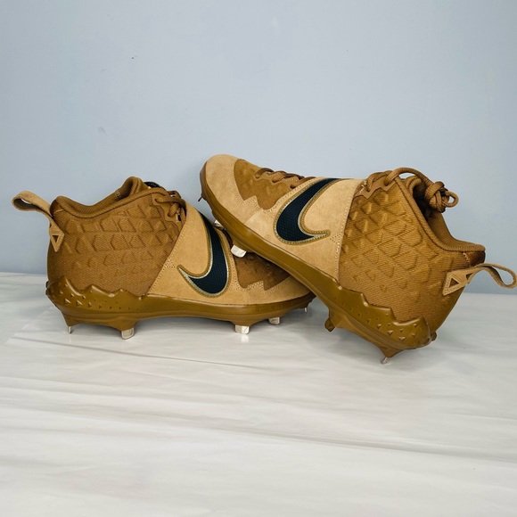 Nike Force Zoom Trout 6 VETERANS DAY